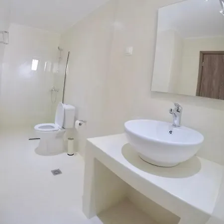 Jessica's & קאבוס