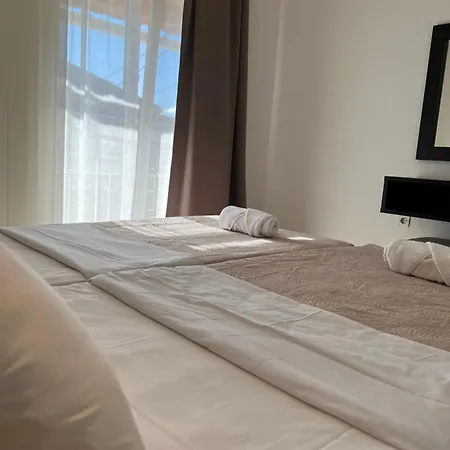 Aparthotel Jessica's &