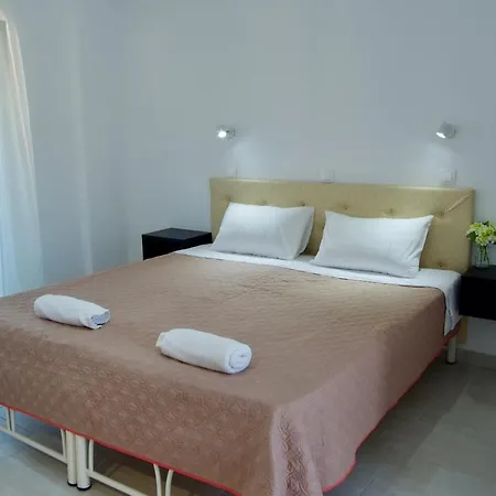 Aparthotel Jessica's & Kavos