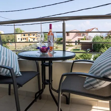 Apartmanhotel Jessica's & 3*